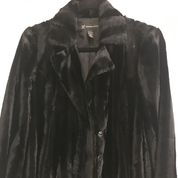 Inc international faux fur coat small - Picture 4 of 4